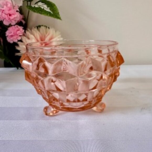 Pink‎ Whitehall Cubist Footed Glass Bowl Vintage Depression Style Peach Glass - Picture 1 of 5